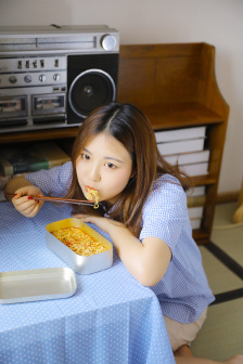 转生成魅魔每天榨牛奶是变百吗